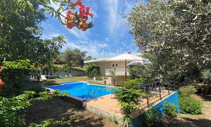 Adelianos Kampos Villa | Villa George, on Beach Front