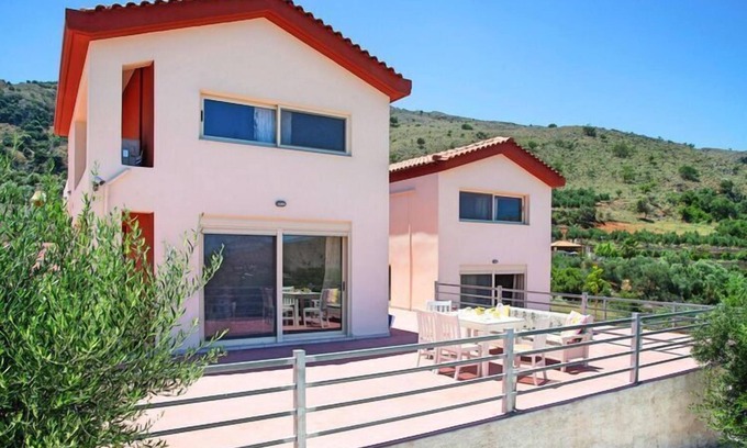 Mathes Villa | Villa, Georgioupolis