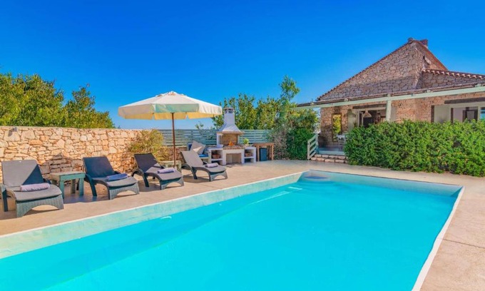 Skinaria Villa | Villa Ilios by Villa Plus