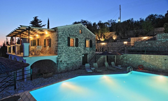 Vlachopoulatika Villa | Villa Katerini in Paxi