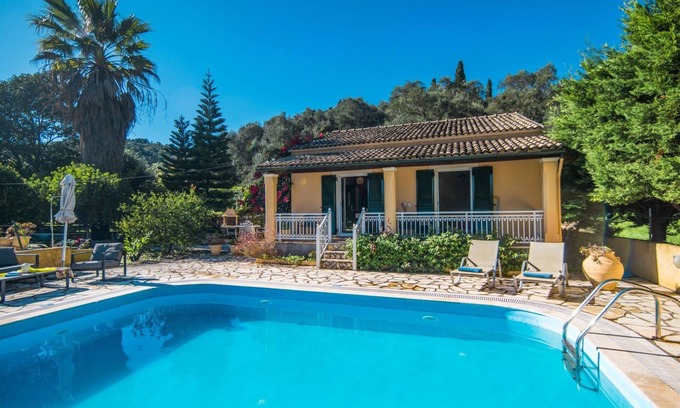 Agios Stefanos Villa | Villa Maria's Beach House by Villa Plus