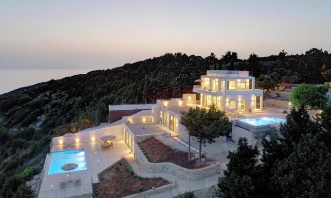 Mpogdanatika Villa | Villa 'Nature's Dreamcatcher' with Sea View, Wi-Fi and Air Conditioning
