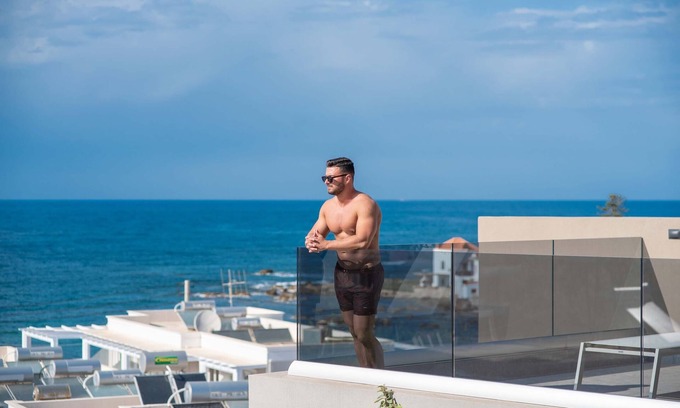 Kato Galatas Villa | Villa Solis Free* Heated pool & 100m to the Sea!