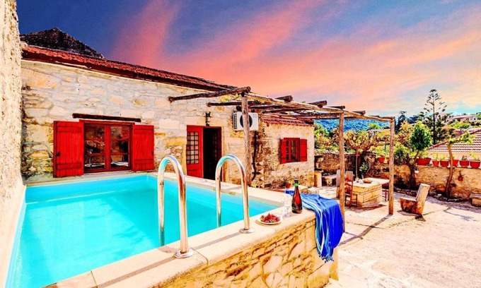 Gavalochori House | Villa Vereniki with Heated Pool