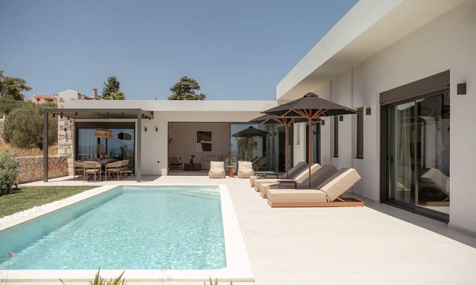 Kefalas Villa | Villa Yoma- Luxury Villa with Heated Pool