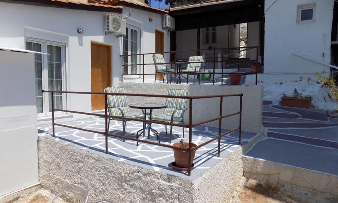 Skiathos Bed & Breakfast | VS studios