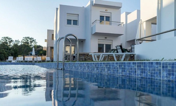 Gennadi House | Welcoming Holiday Home in Gennadi with Shared Swimming Pool