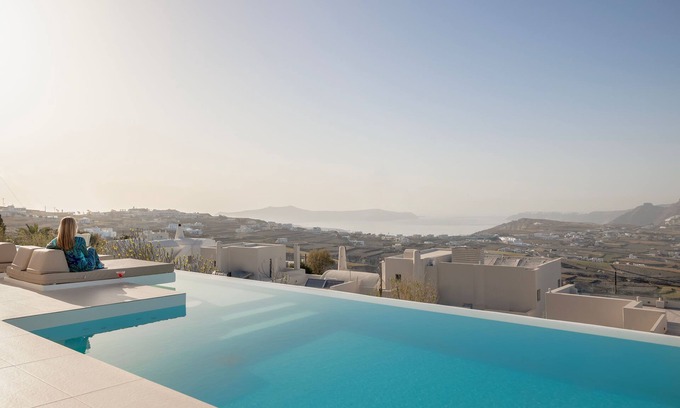 Pyrgos House | Zannos Luxury Suites by Zannos Collection