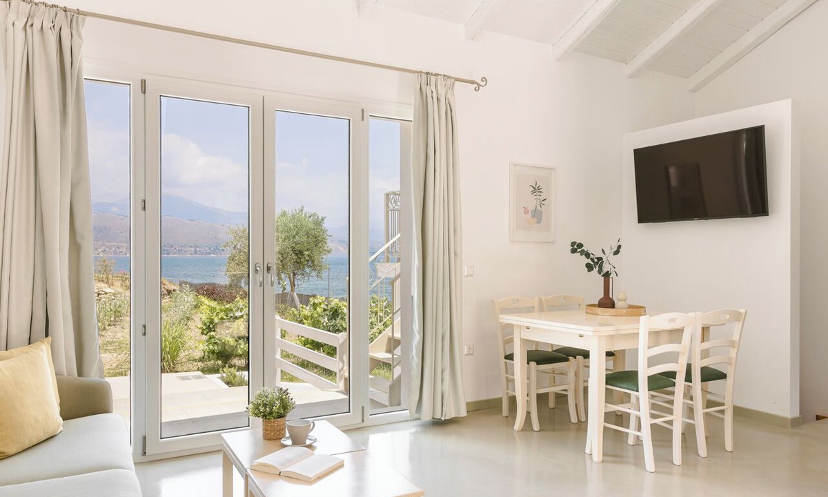 Lixouri House | Apollonides Seafront Villa 2 “Melete”