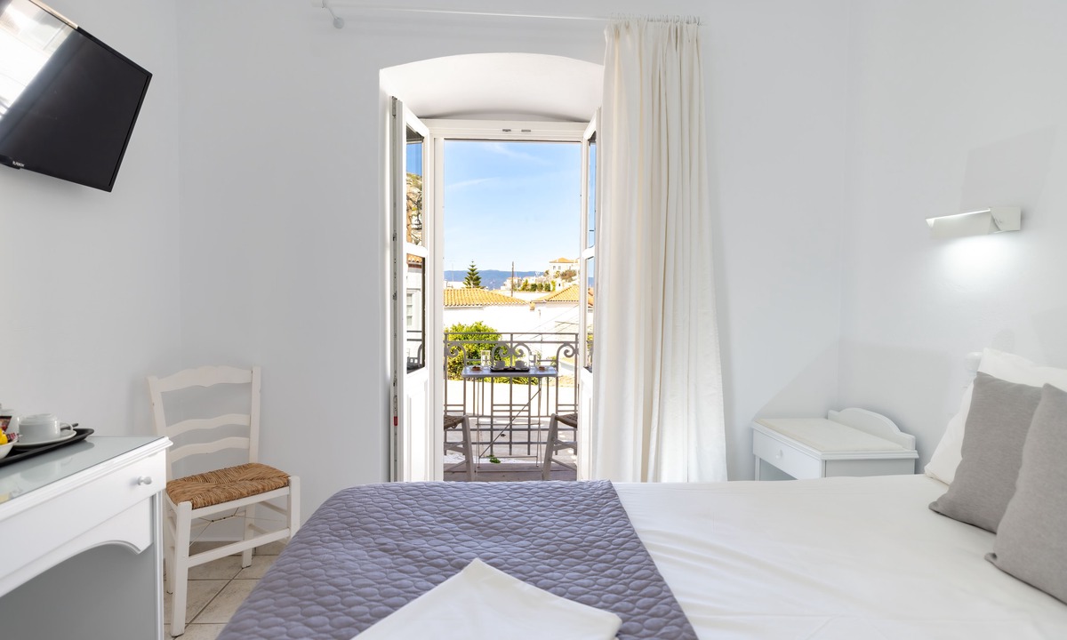 idhra House | Achilleas Pension