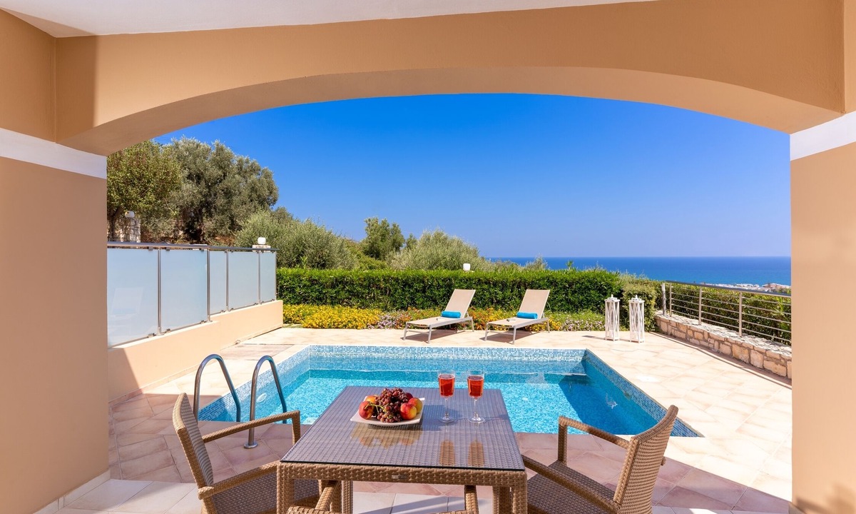 Adelianos Kampos Hotel | Carme Villas