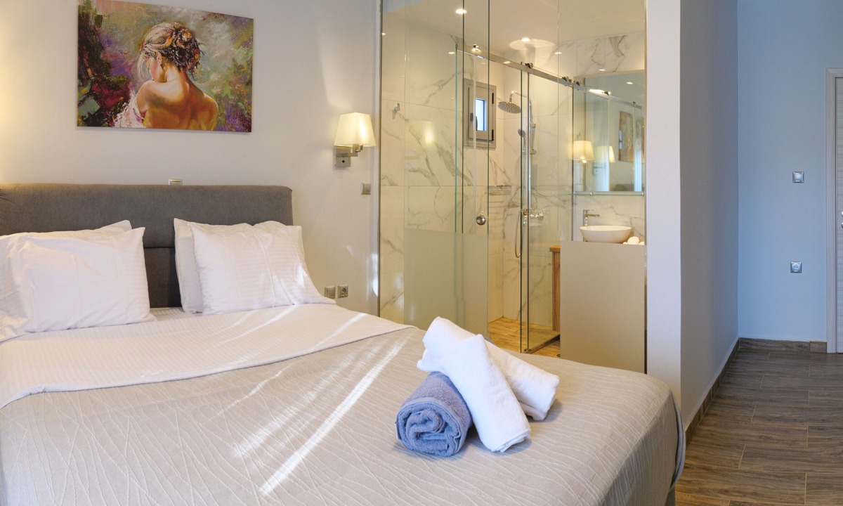 Voia Villa | OLD OLIVE TREE COTTAGE