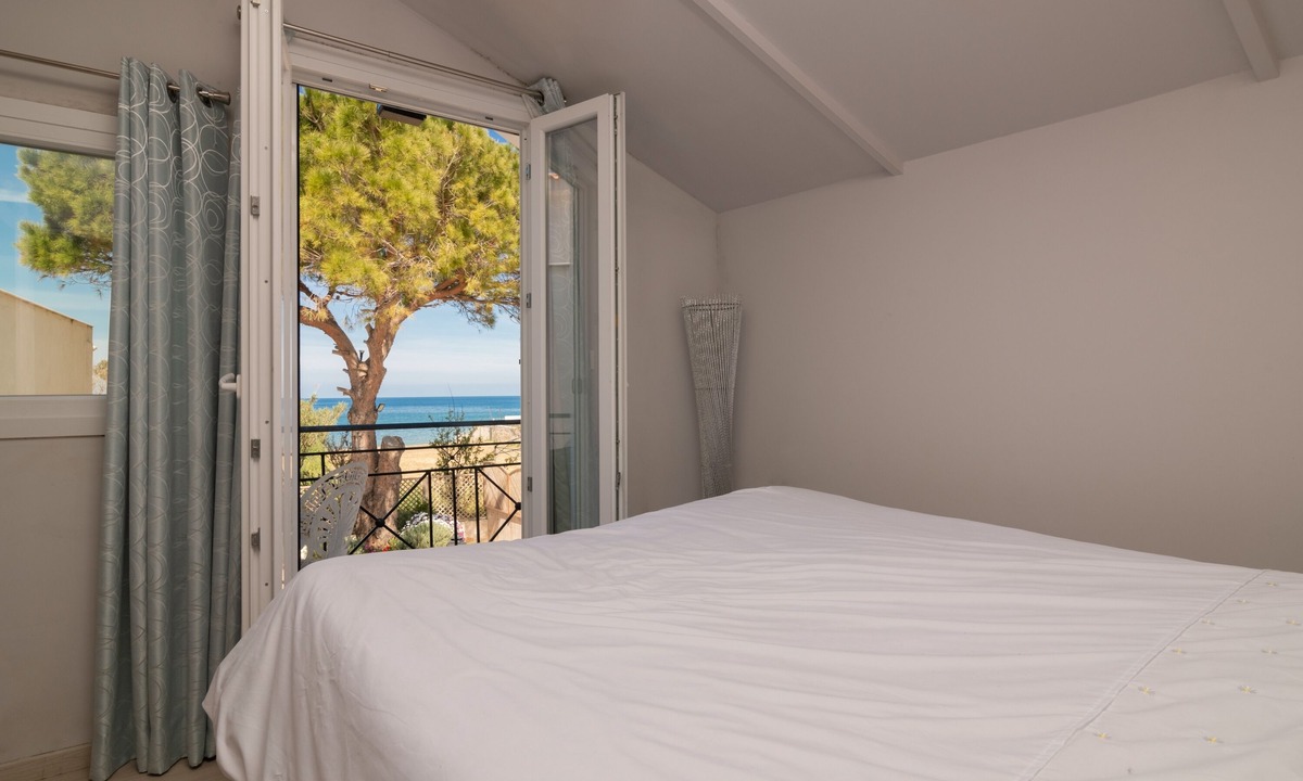 Neromilos House | Sweet Cottage Retreat
