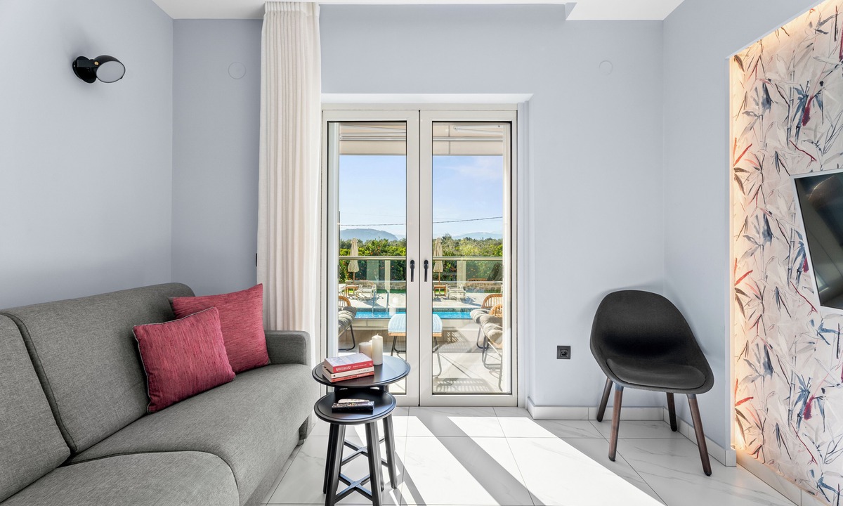 Nea Tirintha House | Frunze Luxury Apartments