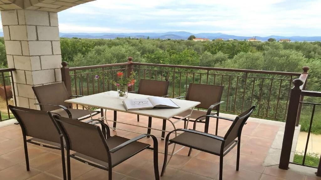Paralio Astros Villa | Glyfada Villas 2