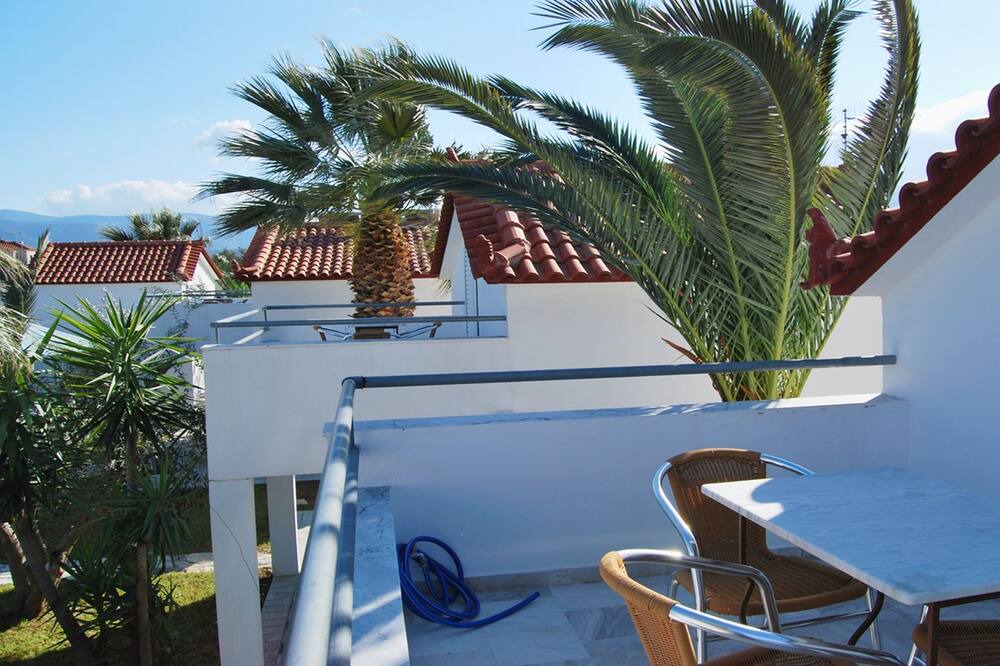 Paralio Astros Apartment | Houdis Houses