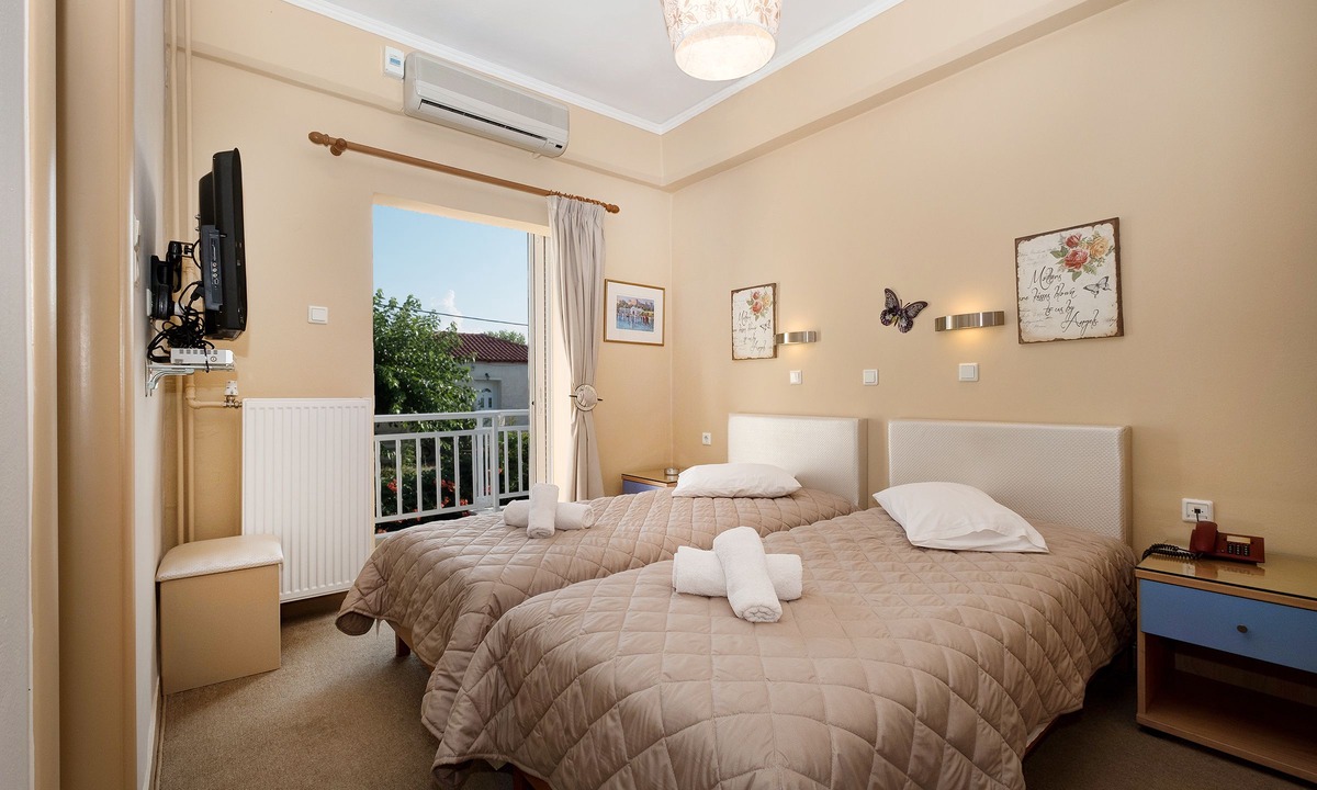 Pineios Hotel | Hotel Taxiarhis