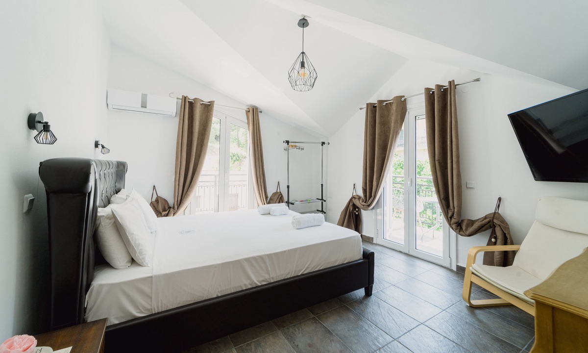 Poros House | Stellatos House