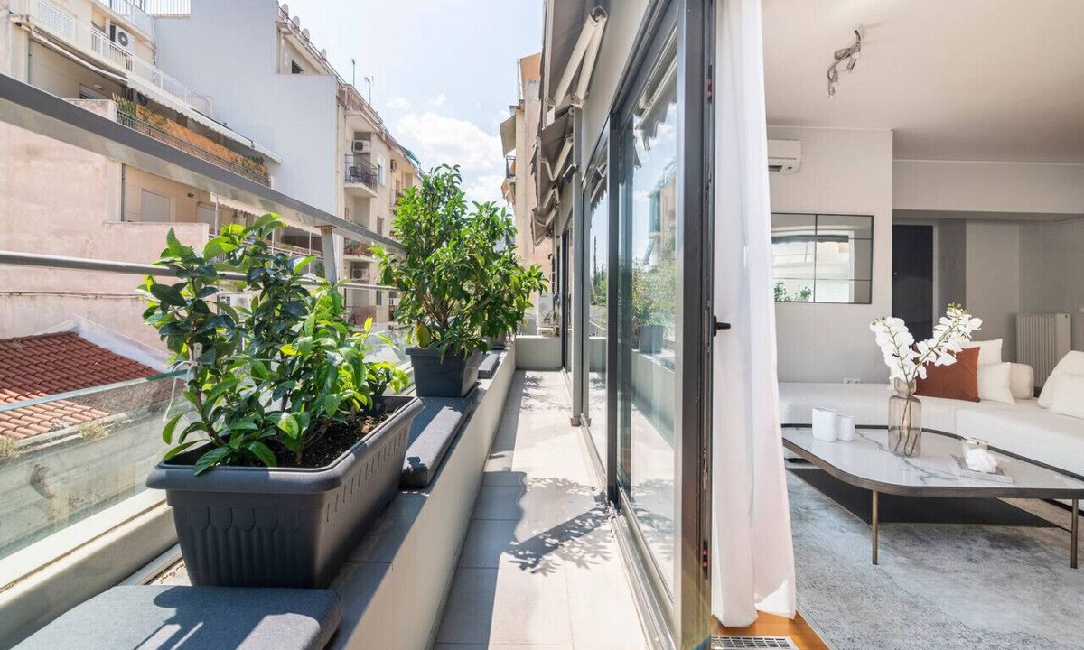 Makrigianni Apartment | Modern Oasis Build on Acropolis Ruins Free Parking