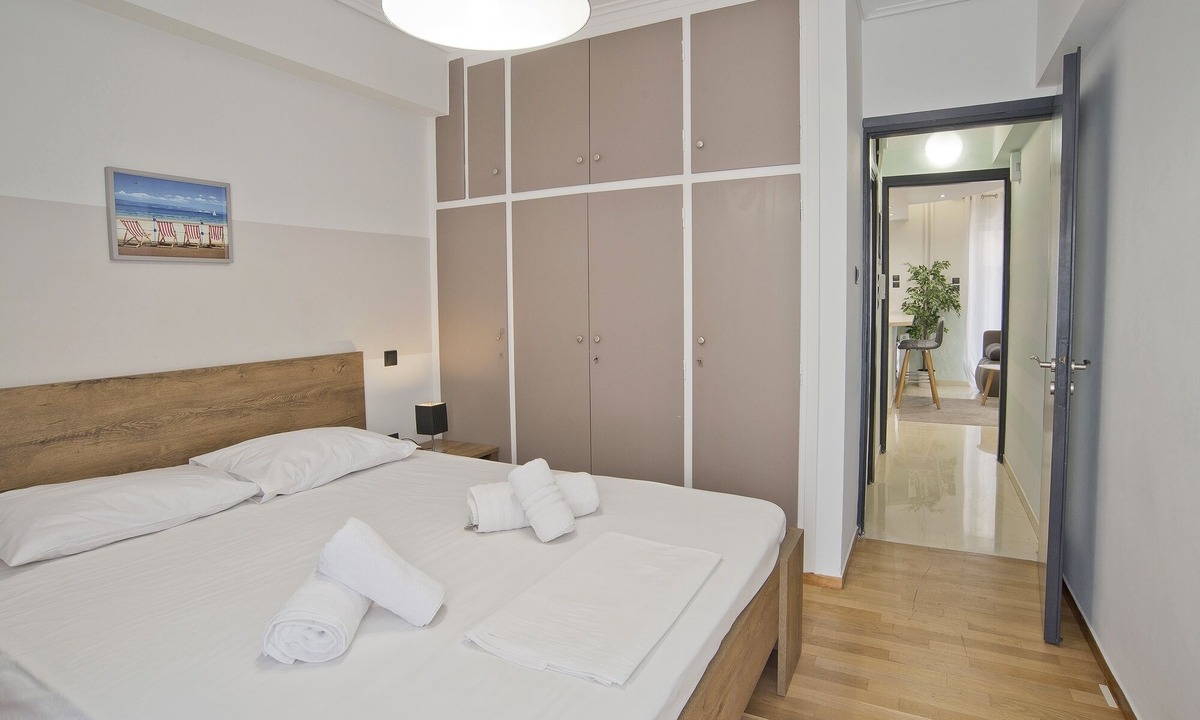 Peiraiki Apartment | Blue Dream Modern Piraeus Apt, Walk to Beach