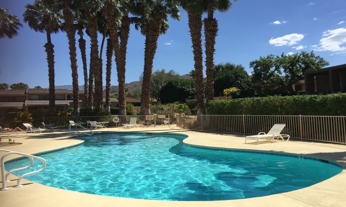 Palm Desert Condo | Beautiful Ironwood Country Club Condominium