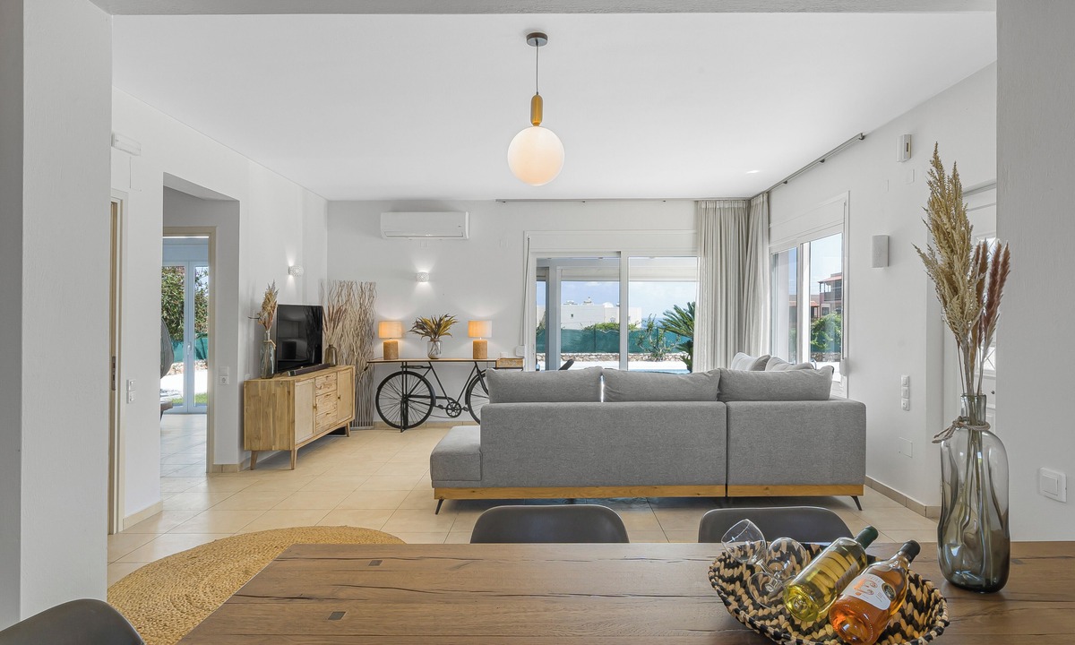 Sissi Villa | Villa Yiayia: Relaxing by the sea (Heated pool)