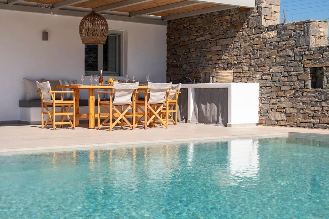 Logaras Villa | Moonshine Villa - A stone's throw from the beach