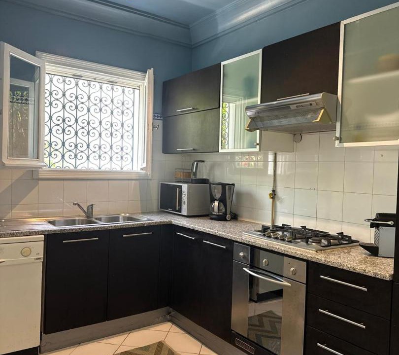 La Marsa Villa | Duplex Élégant avec grand Jardin Privé Golden Tulip Gammarth