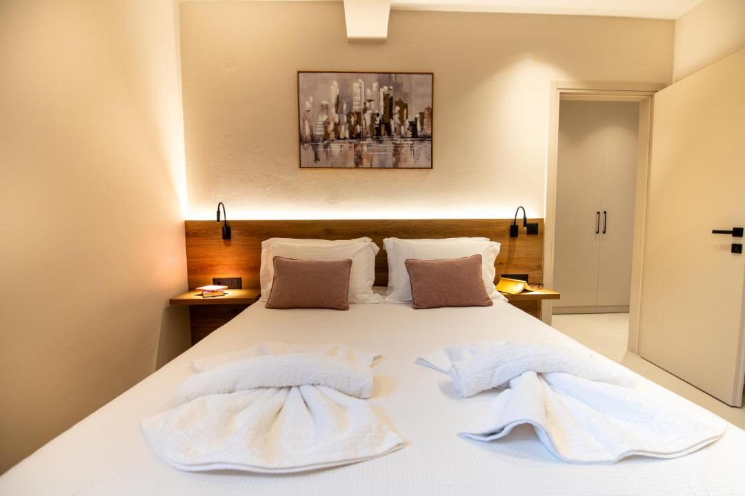 Galatas Apartment | Mystrali 1BD Modern Apt with Private Garden