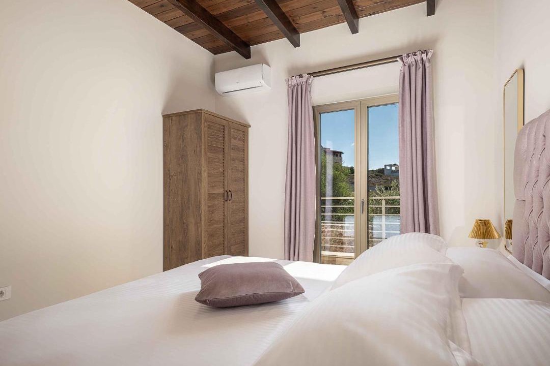 Chorafakia Villa | Luminus Arcus Villa - Modern villa with a private pool!