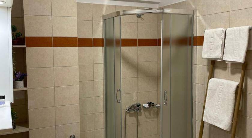 Photo of Bathroom in Gerani