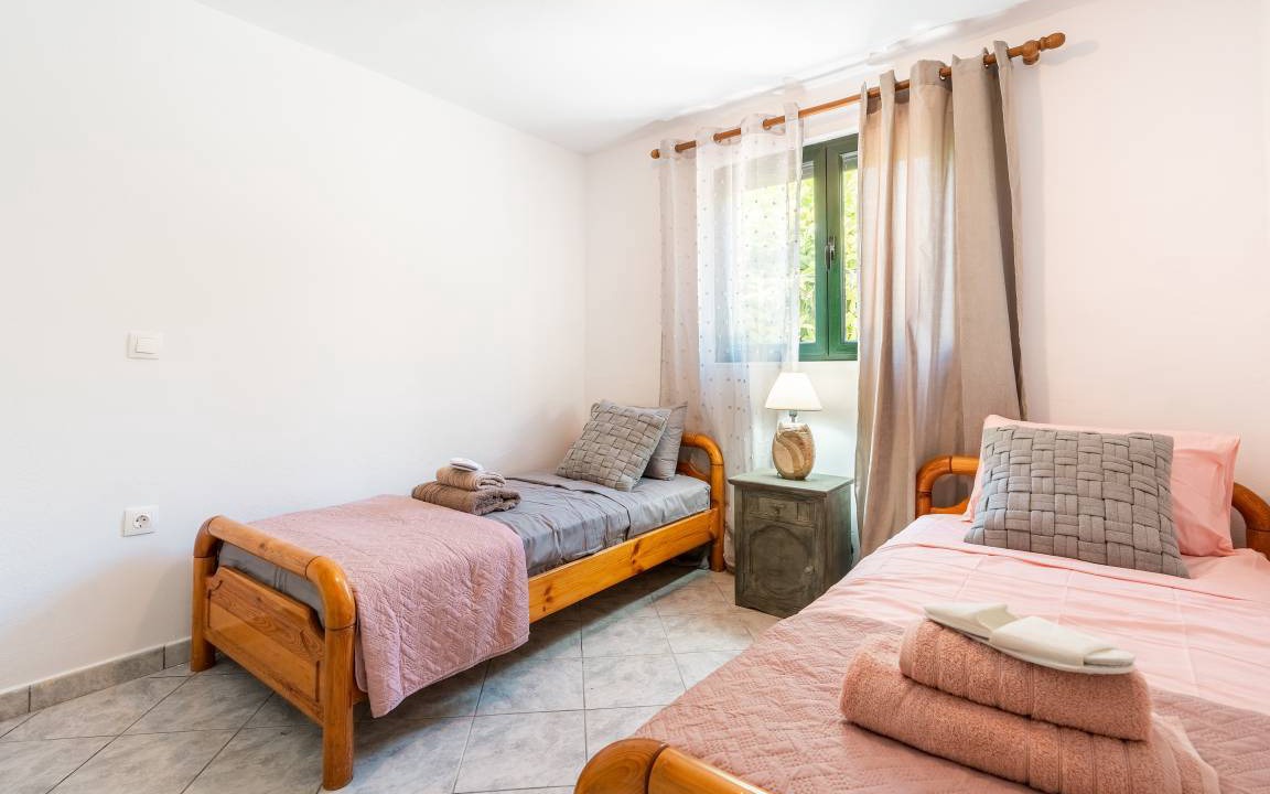Photo of Bedroom in Salakos