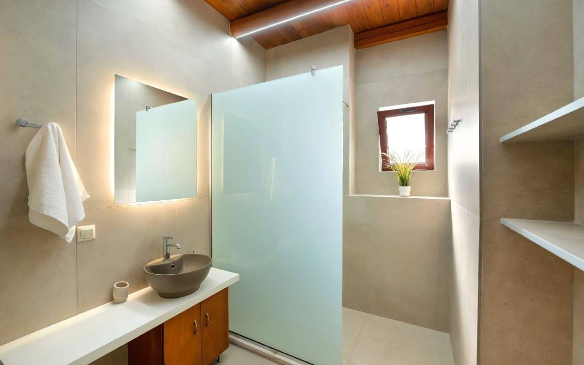 Photo of Bathroom in Mathes