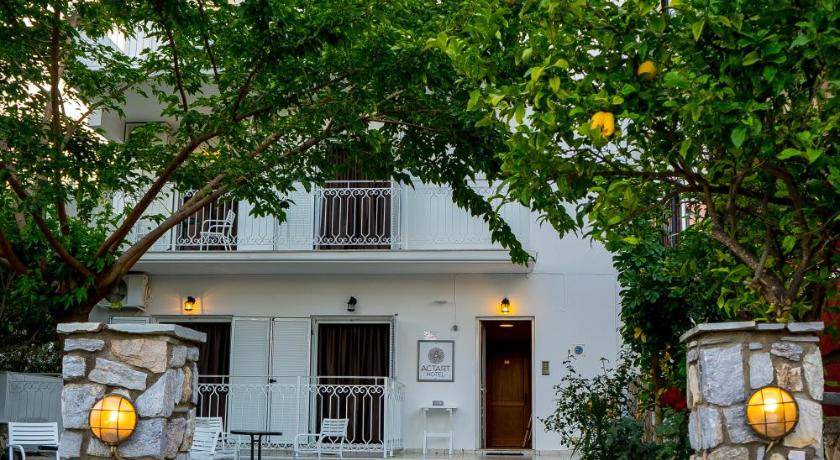 Photo of Others in Skiathos Town