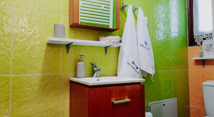 Photo of Bathroom in Portaria