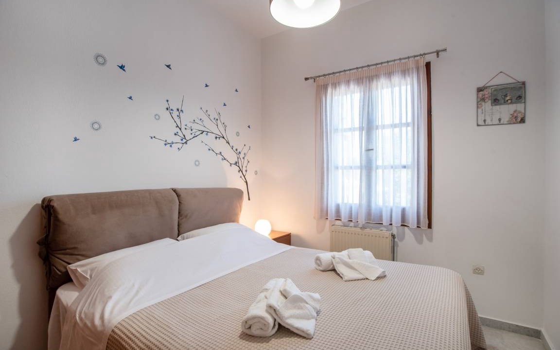 Photo of Bedroom in Aperathos