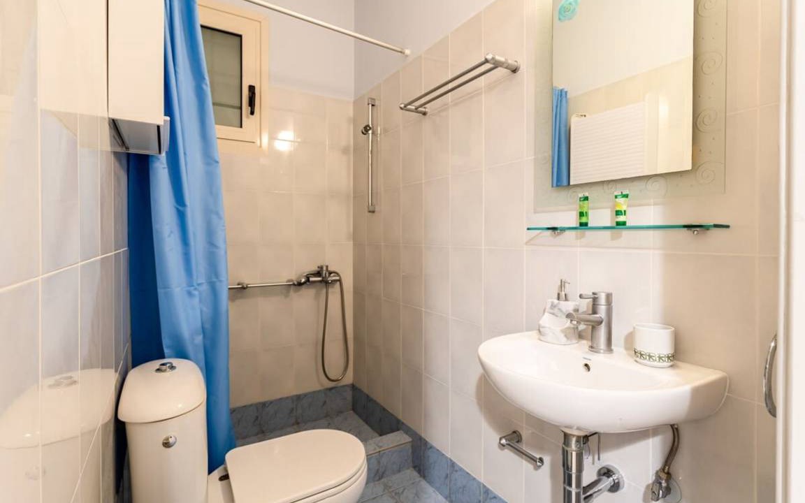 Photo of Bathroom in Kitries