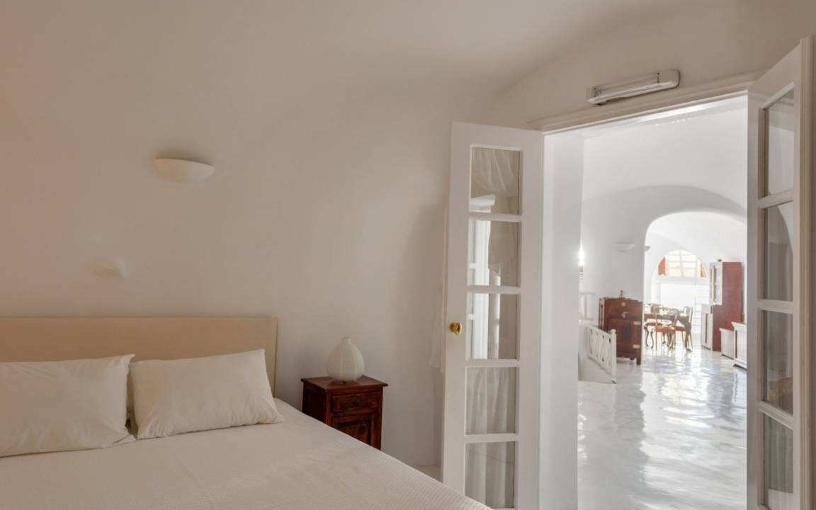 Photo of Bedroom in Oia
