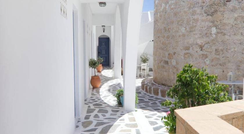Photo of Others in Milos