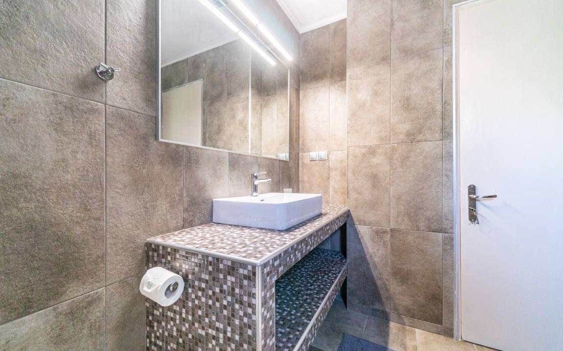 Photo of Bathroom in Chlomatiana