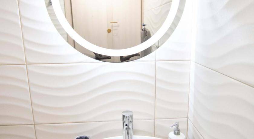 Photo of Bathroom in Ioannina Town Centre