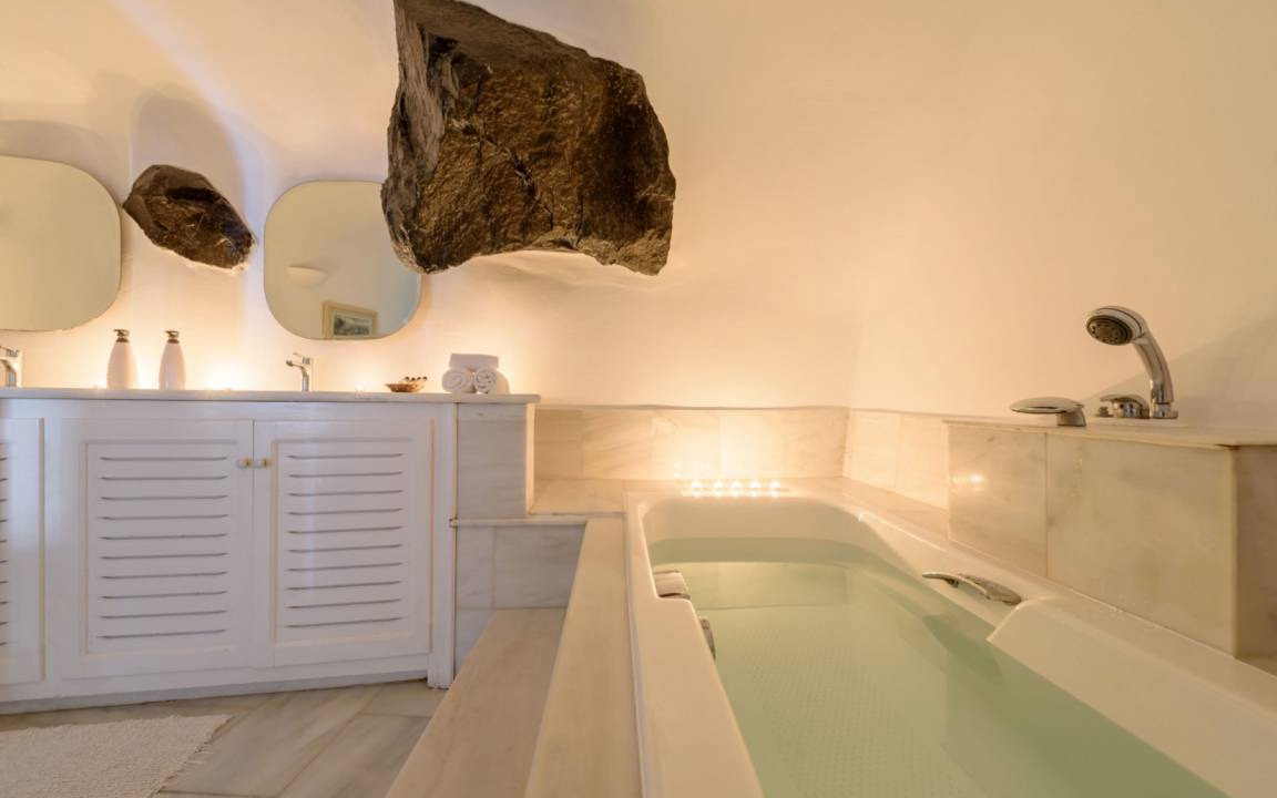 Photo of Bathroom in Oia