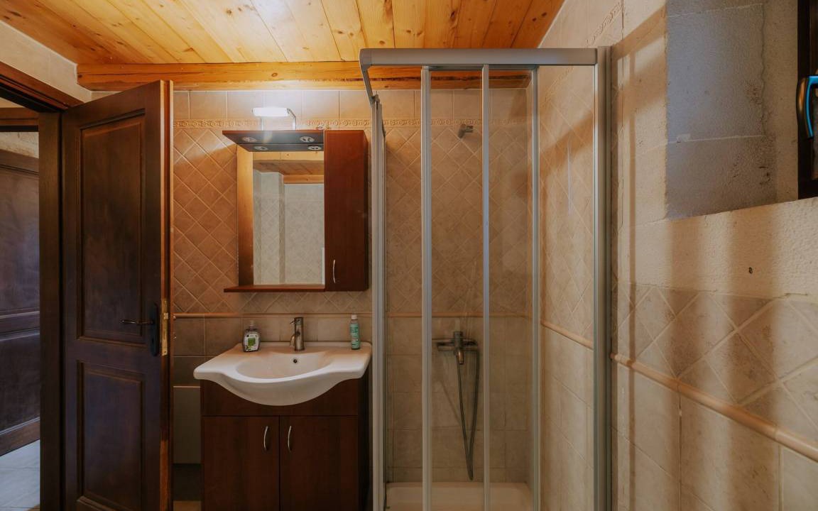 Photo of Bathroom in Prines