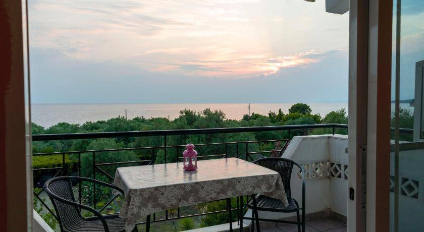 Photo of Patio Balcony in Paradhisos