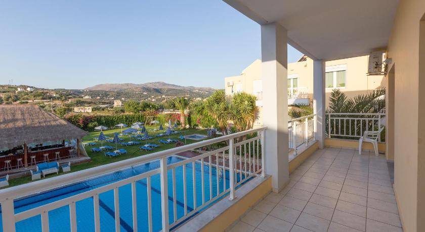 Photo of Patio Balcony in Platanes