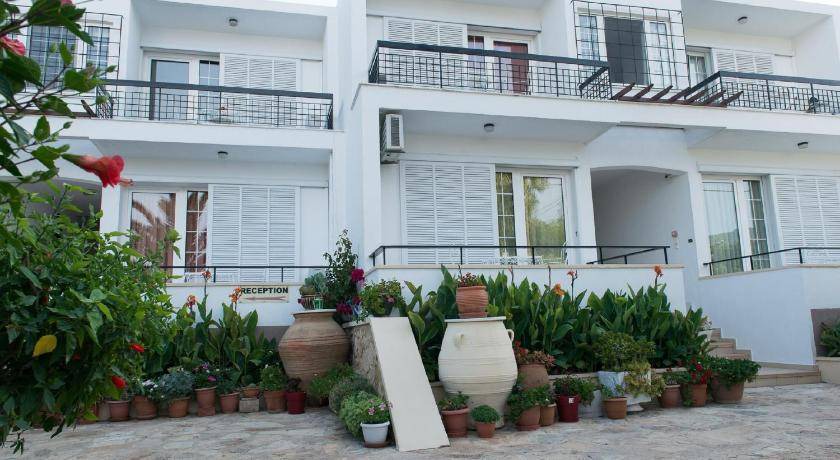 Photo of Patio Balcony in Alinda