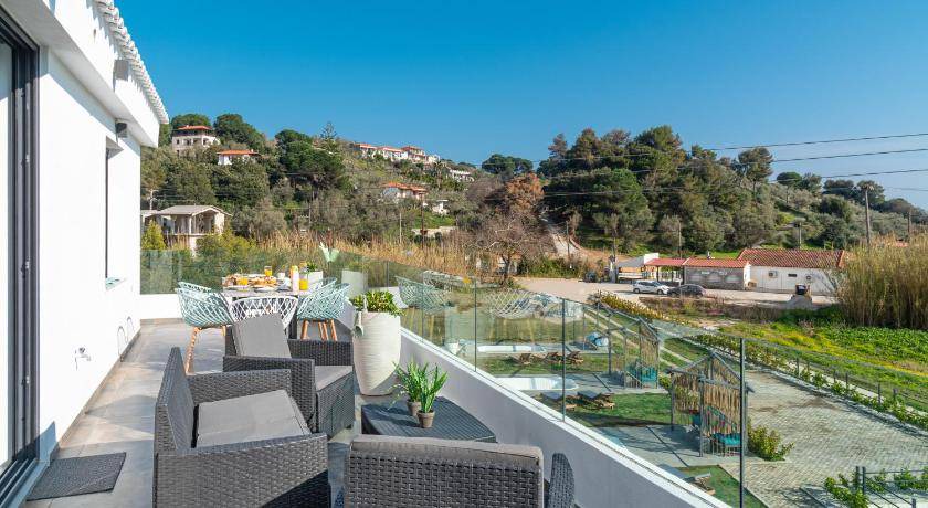 Photo of Patio Balcony in Troulos