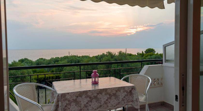 Photo of Patio Balcony in Paradhisos