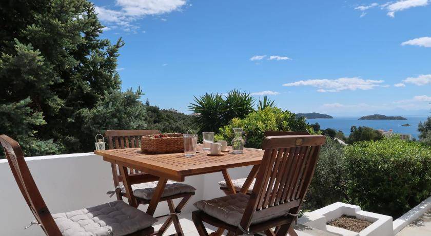 Photo of Patio Balcony in Katsarou
