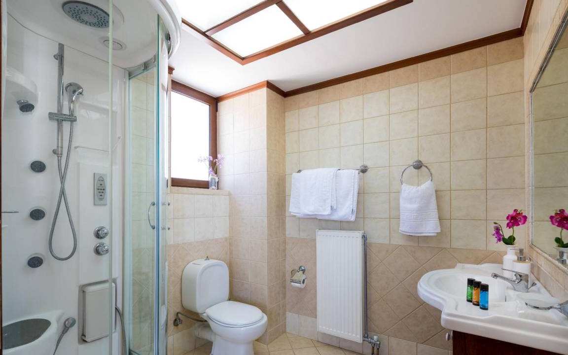Photo of Bathroom in Polemarchi